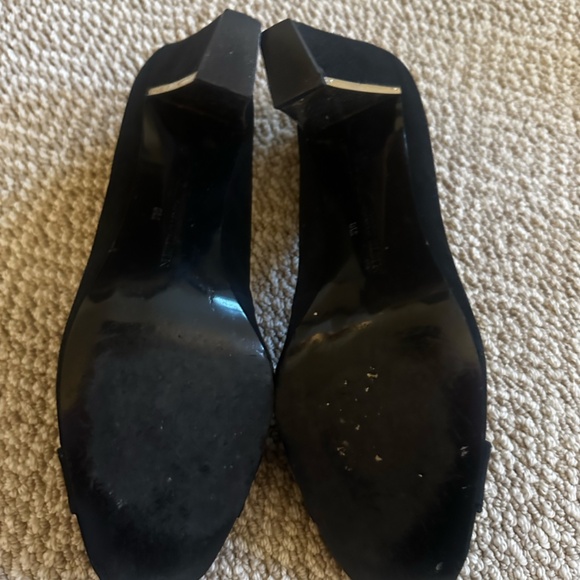 BLACK SUEDE PUMPS - Picture 3 of 3